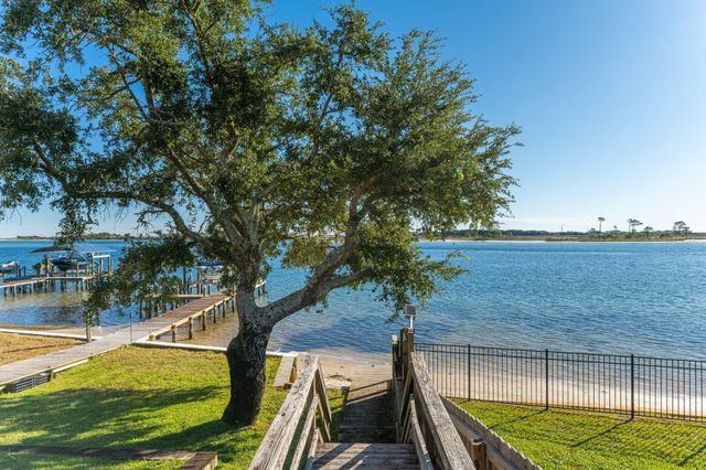 6 Plantation Oaks, Mary Esther, FL 32569