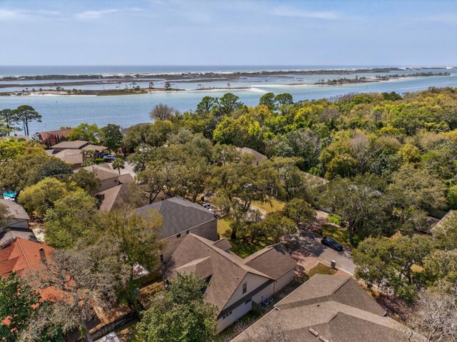 6 Plantation Oaks, Mary Esther, FL 32569