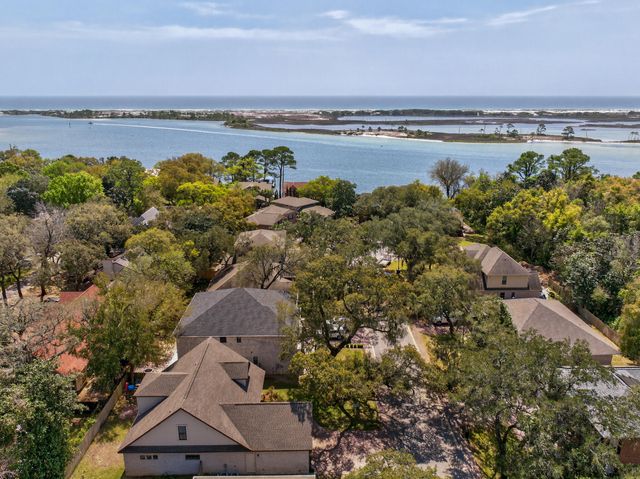 6 Plantation Oaks, Mary Esther, FL 32569