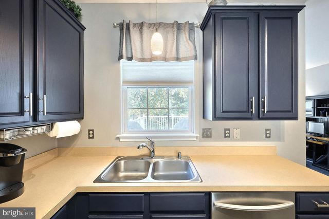 120 BRUAW DR, York, PA 17406