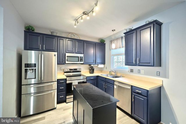 120 BRUAW DR, York, PA 17406