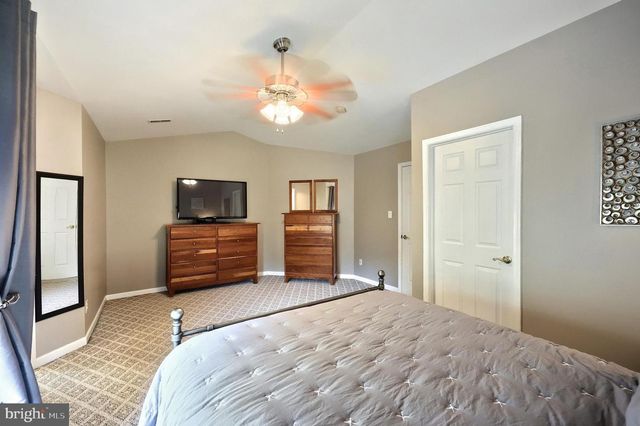120 BRUAW DR, York, PA 17406