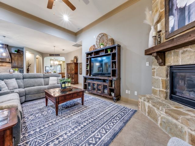 4612 Brookside Drive, Denton, TX 76226