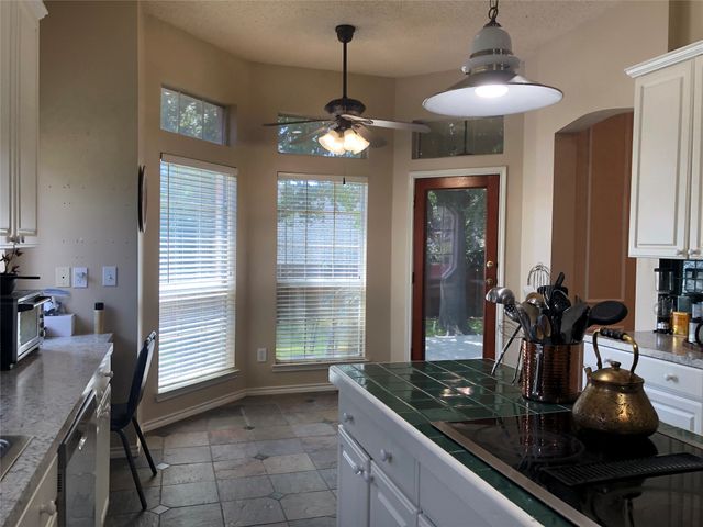 2685 Hillside Drive, Highland Village, TX 75077