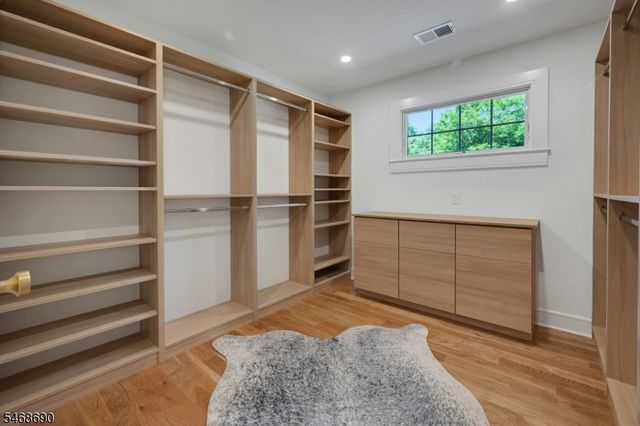 51 Brookside Ter, North Caldwell Boro, NJ 07006
