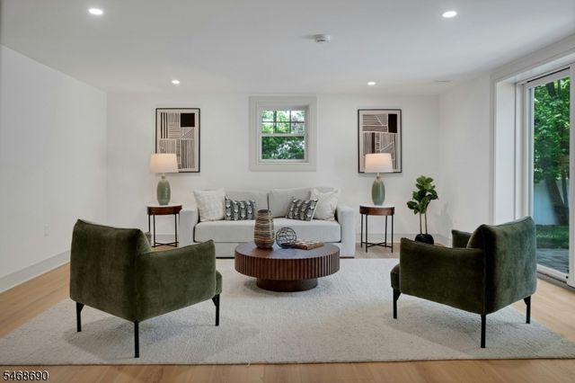 51 Brookside Ter, North Caldwell Boro, NJ 07006