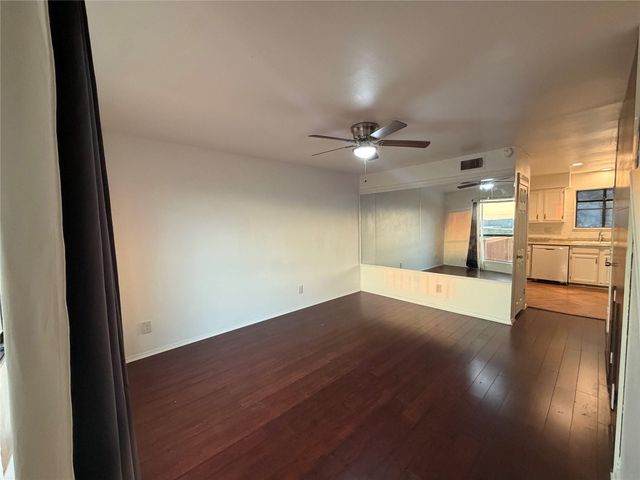 21461 Coyote TRL 4, Lago Vista, TX 78645
