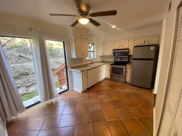 21461 Coyote TRL 4, Lago Vista, TX 78645
