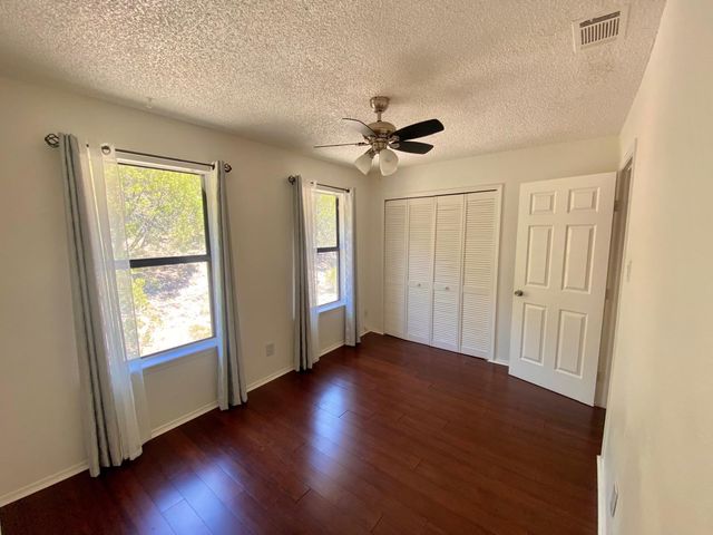 21461 Coyote TRL 4, Lago Vista, TX 78645