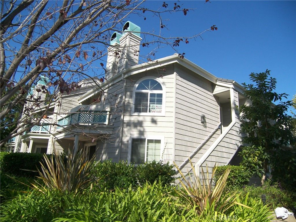 Image 1 of property listing at 7532 Seaspring 201, Huntington Beach, CA 92648