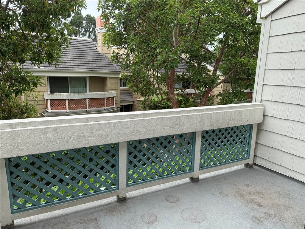 Image 12 of property listing at 7532 Seaspring 201, Huntington Beach, CA 92648