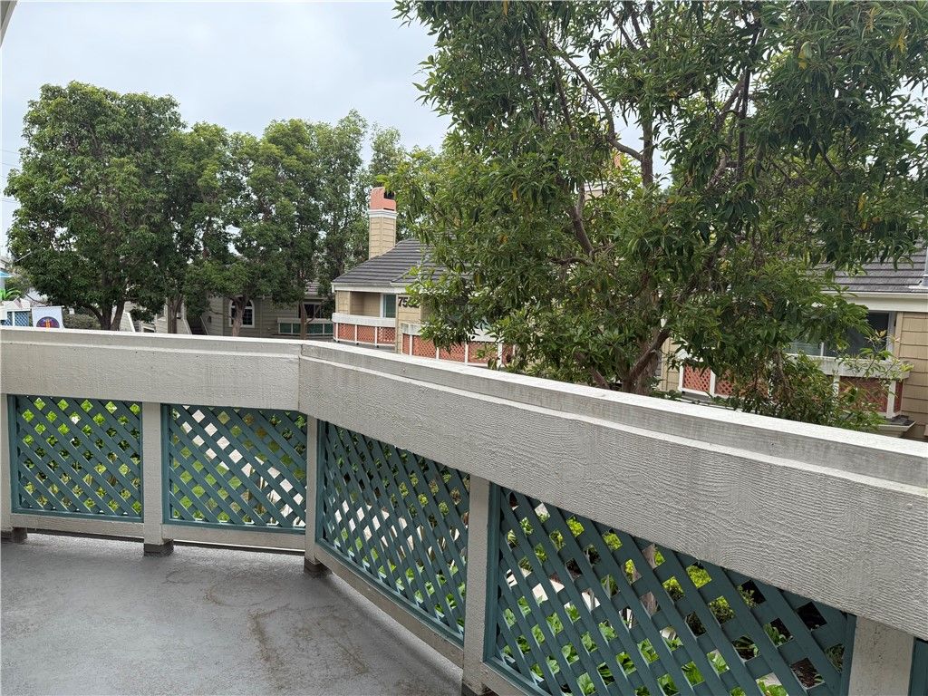 Image 14 of property listing at 7532 Seaspring 201, Huntington Beach, CA 92648