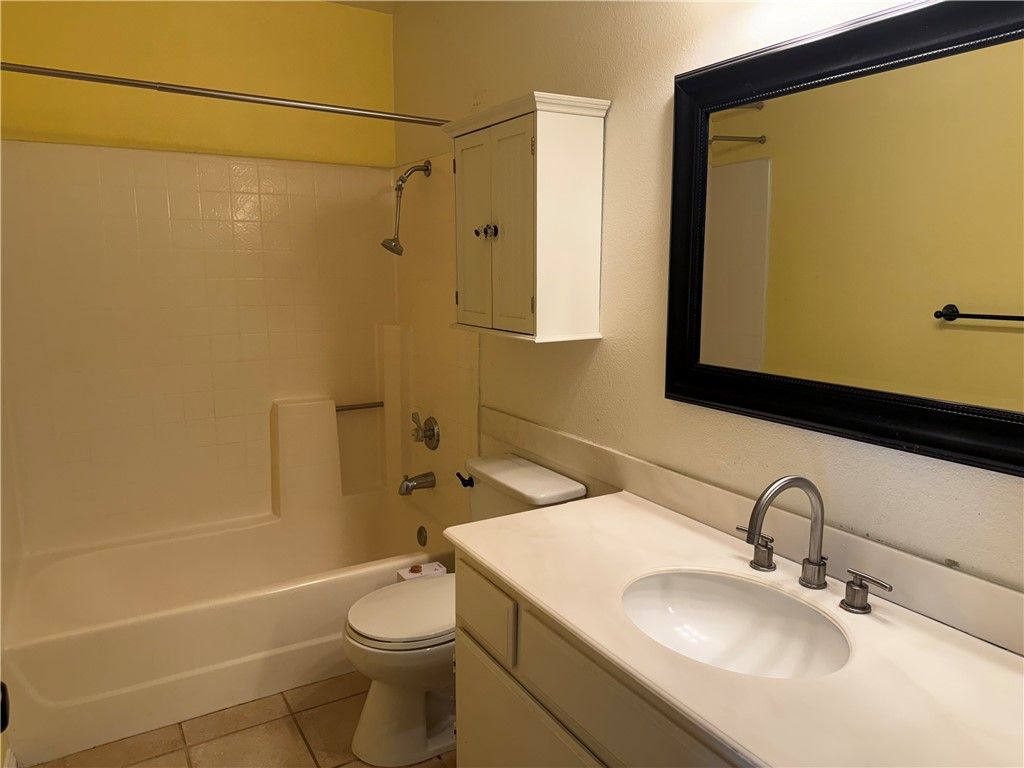 Image 15 of property listing at 7532 Seaspring 201, Huntington Beach, CA 92648