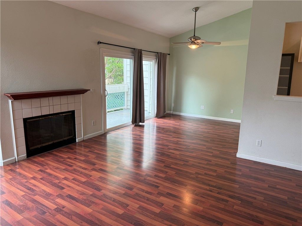 Image 6 of property listing at 7532 Seaspring 201, Huntington Beach, CA 92648