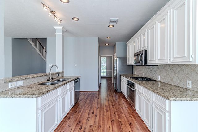 16210 Broken Timber Circle, Houston, TX 77095