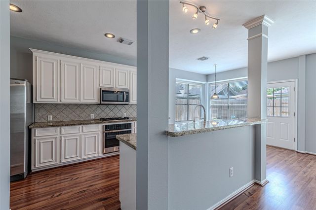 16210 Broken Timber Circle, Houston, TX 77095