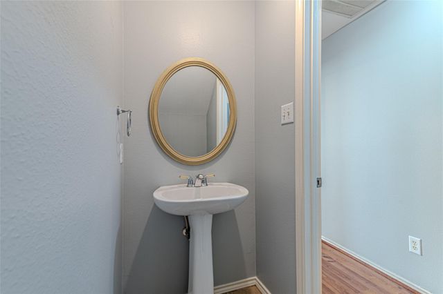 16210 Broken Timber Circle, Houston, TX 77095