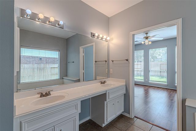 16210 Broken Timber Circle, Houston, TX 77095