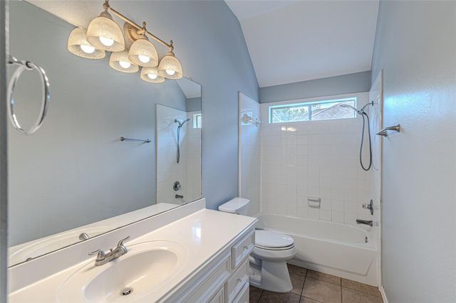 16210 Broken Timber Circle, Houston, TX 77095