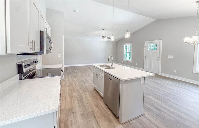 505 S Oak Street, Seneca, SC 29678