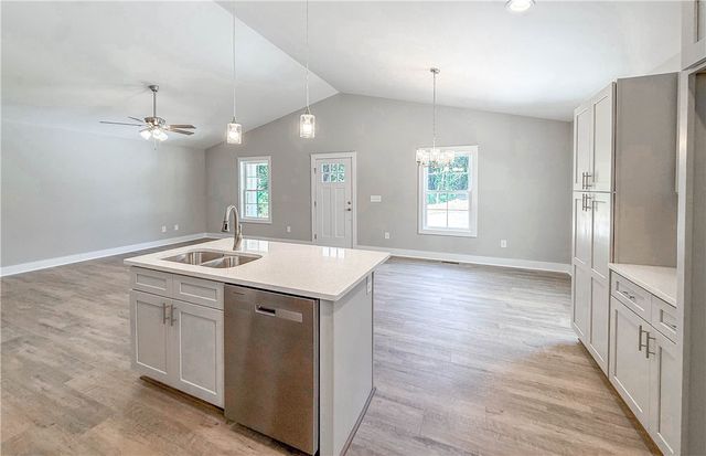 505 S Oak Street, Seneca, SC 29678