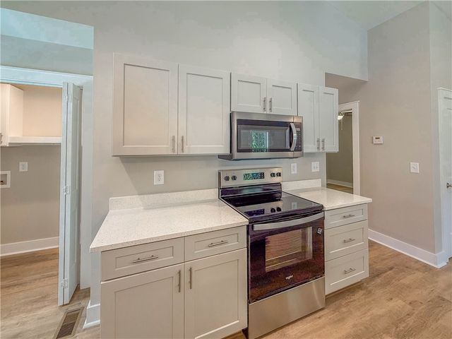 505 S Oak Street, Seneca, SC 29678