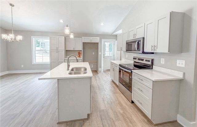 505 S Oak Street, Seneca, SC 29678