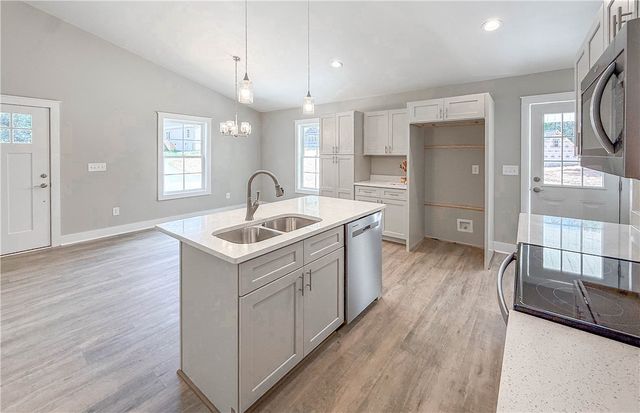 505 S Oak Street, Seneca, SC 29678