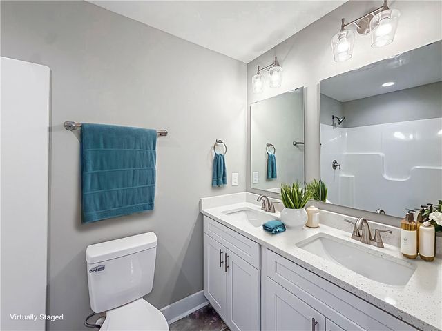 505 S Oak Street, Seneca, SC 29678