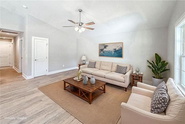 505 S Oak Street, Seneca, SC 29678