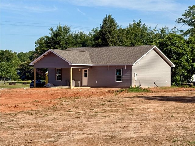 505 S Oak Street, Seneca, SC 29678
