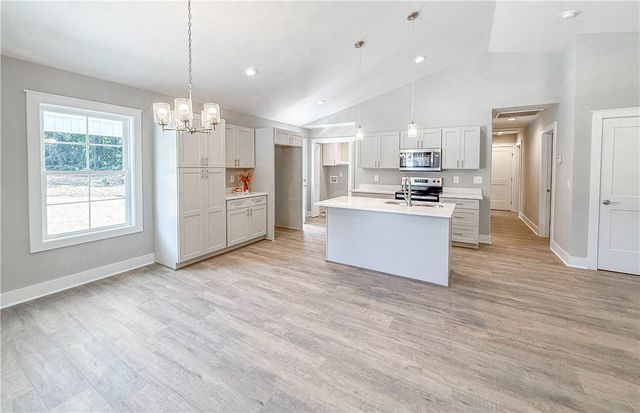 505 S Oak Street, Seneca, SC 29678