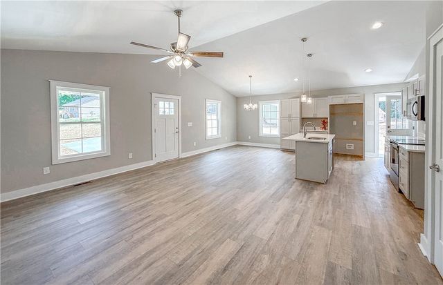 505 S Oak Street, Seneca, SC 29678