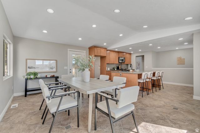 7628 S CASA VERDE ST, Midvale, UT 84047