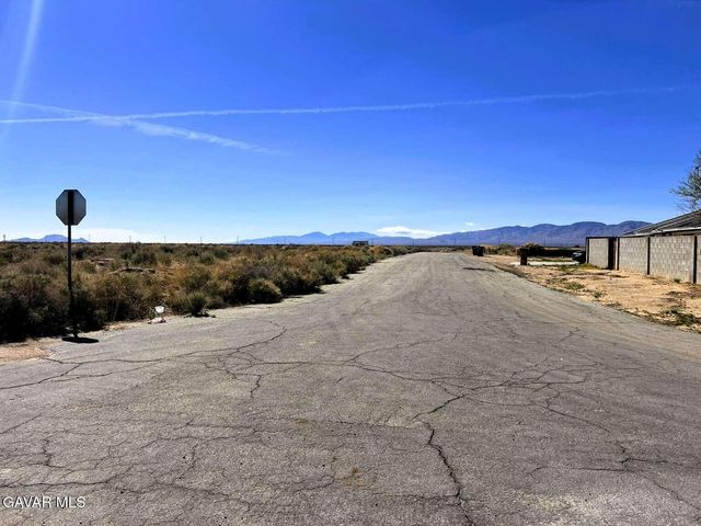 20263 Neuralia Road, California City, CA 93505
