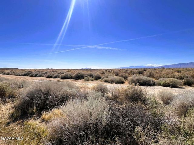 20263 Neuralia Road, California City, CA 93505