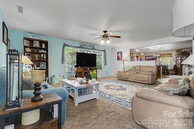 3248 Pikes Peak Drive, Gastonia, NC 28052