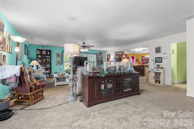 3248 Pikes Peak Drive, Gastonia, NC 28052