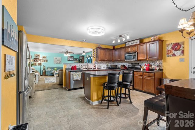 3248 Pikes Peak Drive, Gastonia, NC 28052