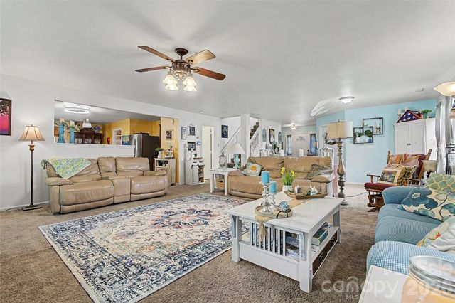 3248 Pikes Peak Drive, Gastonia, NC 28052