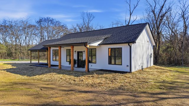 208 Old State Hwy 28, Whitwell, TN 37397