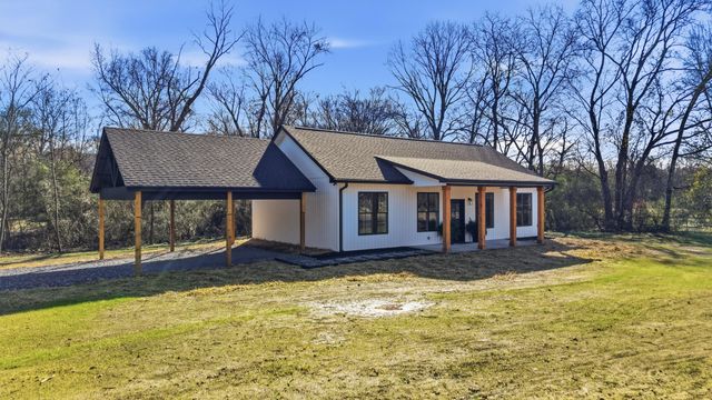 208 Old State Hwy 28, Whitwell, TN 37397