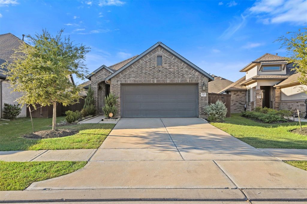 3707 Amoroso Drive, Iowa Colony, TX 77583