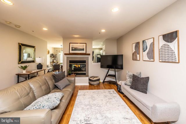 324 HUNTINGTON CT, West Chester, PA 19380