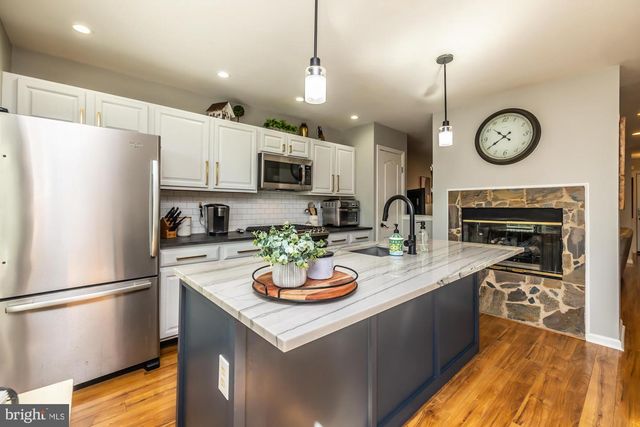 324 HUNTINGTON CT, West Chester, PA 19380