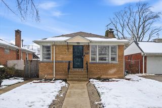 1016 Hull Avenue, Westchester, IL 60154
