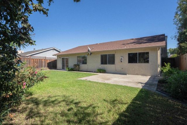 720 Clearview Drive, Hollister, CA 95023