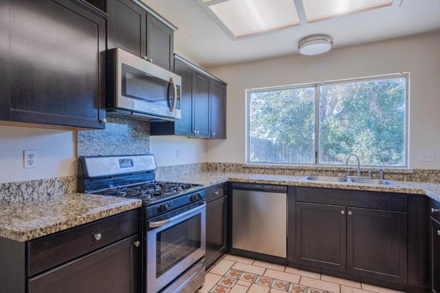 720 Clearview Drive, Hollister, CA 95023