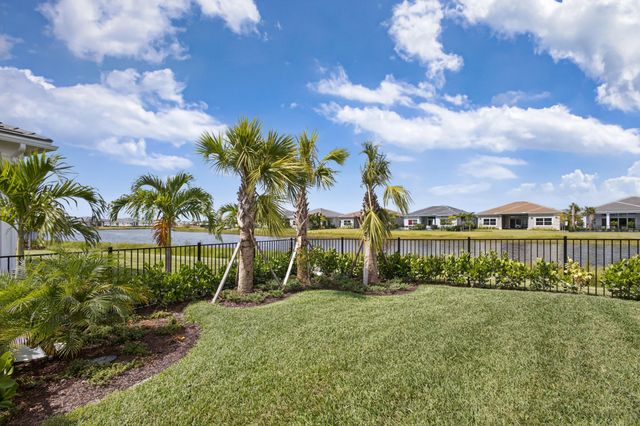 10109 Driftwood Way, Palm Beach Gardens, FL 33412