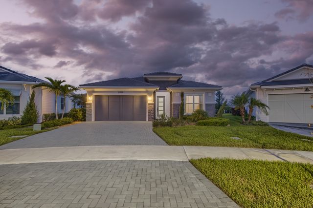 10109 Driftwood Way, Palm Beach Gardens, FL 33412